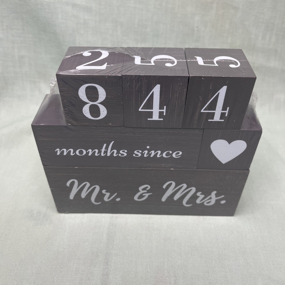 Vellenti Anniversary Countdown Block Sign Days Until Wedding Mr & Mrs Gift